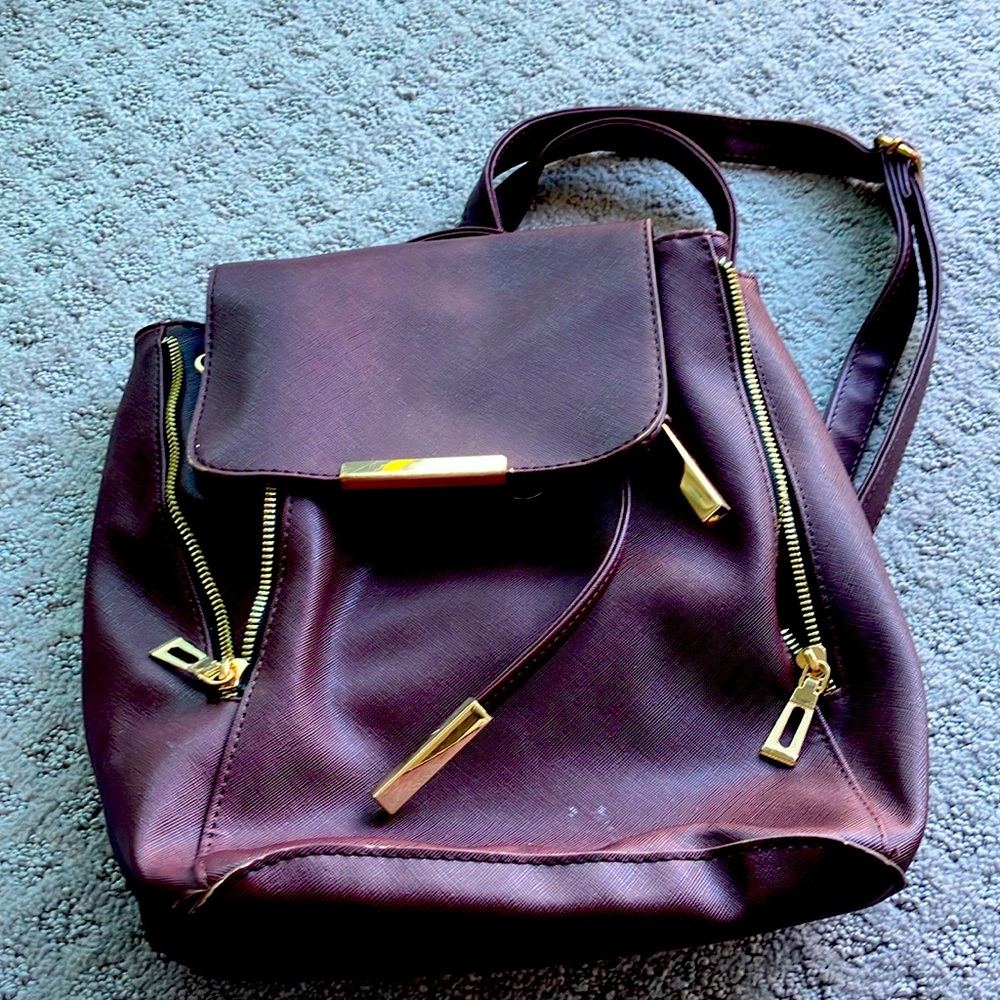 LIKE NEW Burgundy backpack